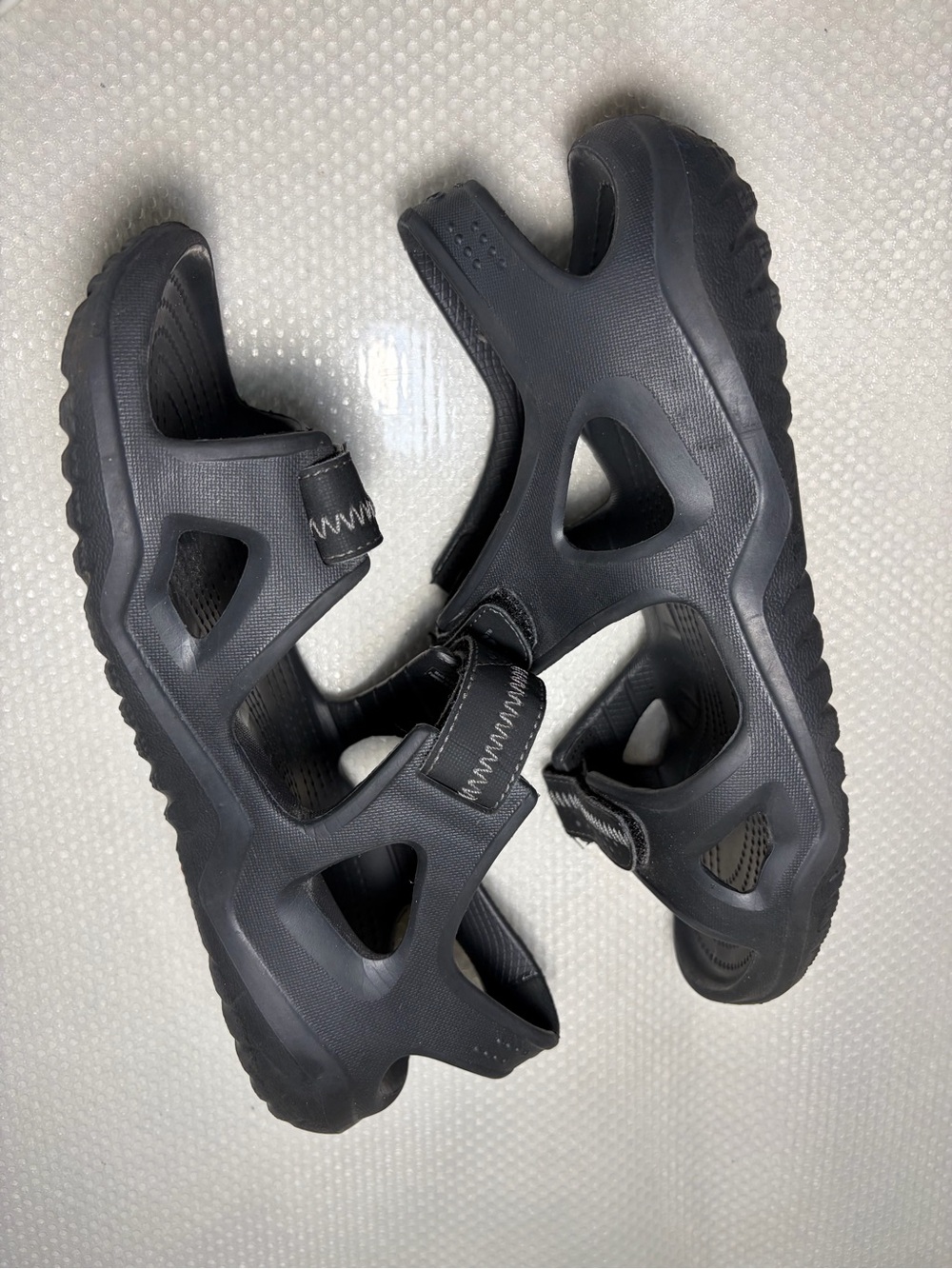 Crocs black Men’s sandals adjustable straps Sz 9